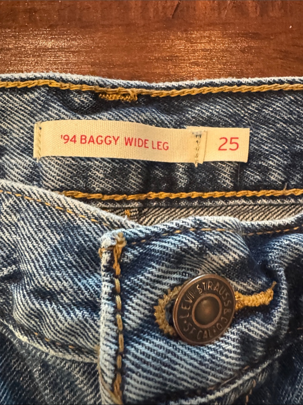 Levi's Jeans ‘94 Baggy Wide Leg, Size 25, Like New! - Picture 4 of 14